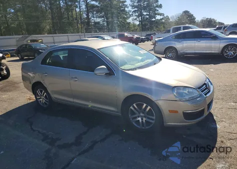 2006 Volkswagen Jetta 2.5 z USA, uszkodzony, nr VIN 3VWRF71K16M648464